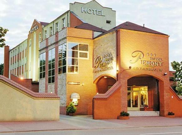Hotel Piemont Pabianice Εξωτερικό φωτογραφία