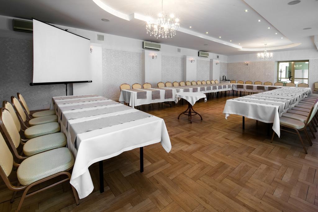 Hotel Piemont Pabianice Εξωτερικό φωτογραφία