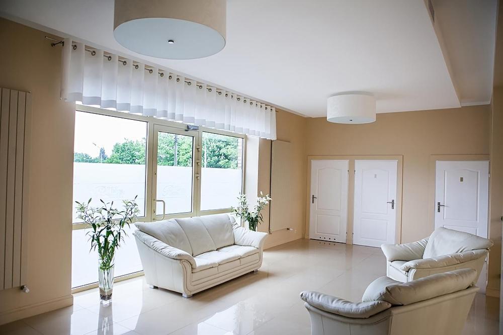 Hotel Piemont Pabianice Εξωτερικό φωτογραφία