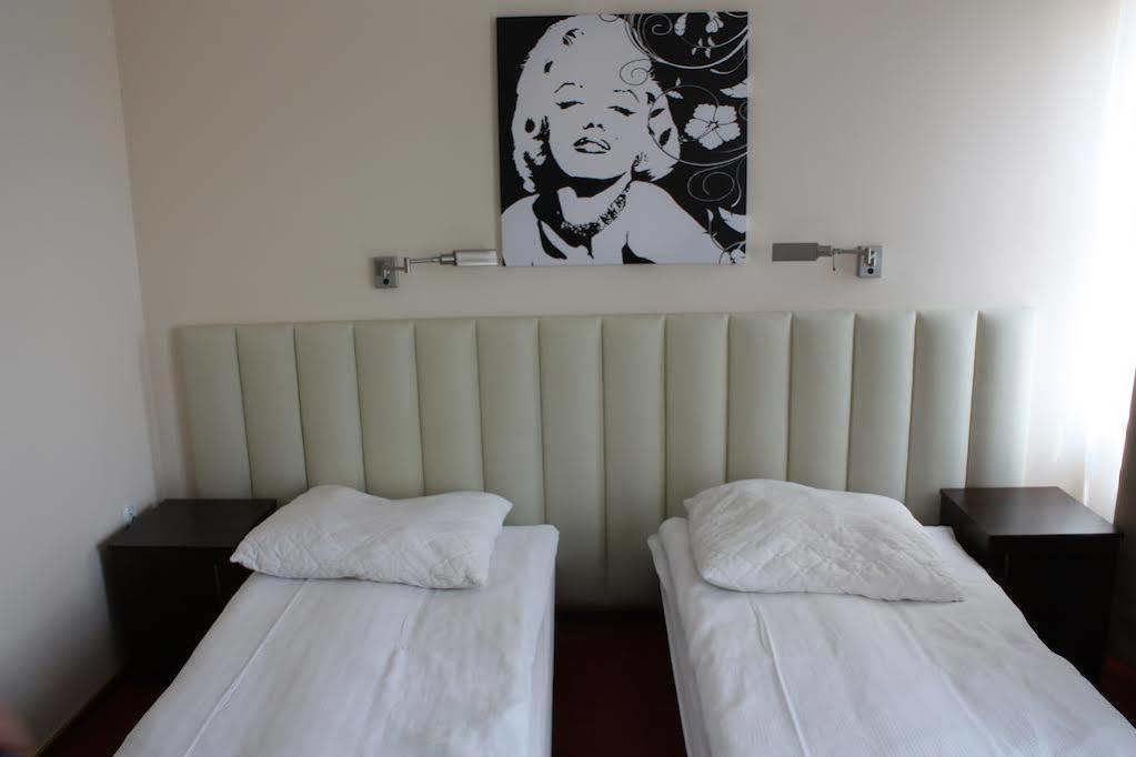 Hotel Piemont Pabianice Εξωτερικό φωτογραφία