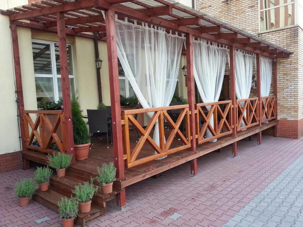 Hotel Piemont Pabianice Εξωτερικό φωτογραφία